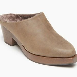 ISO Kera Shearling Clog